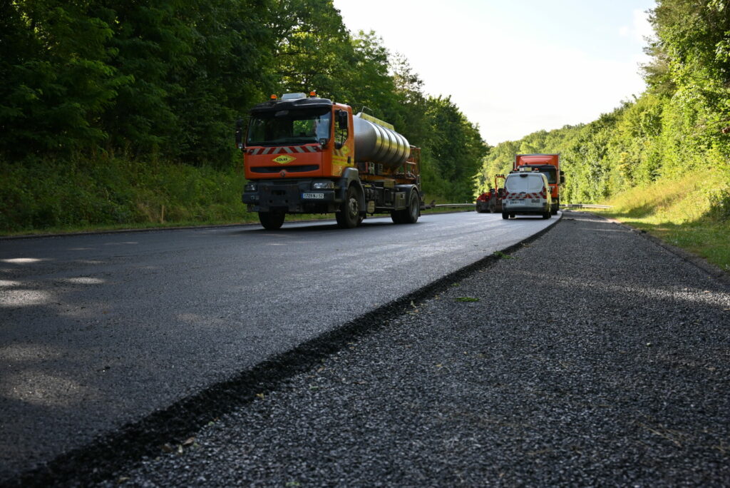 Entre Chatonrupt et Vecqueville, la RD520 fait peau neuve[https://haute-marne.fr/entre-chatonrupt-et-vecqueville-la-rd520-fait-peau-neuve/]